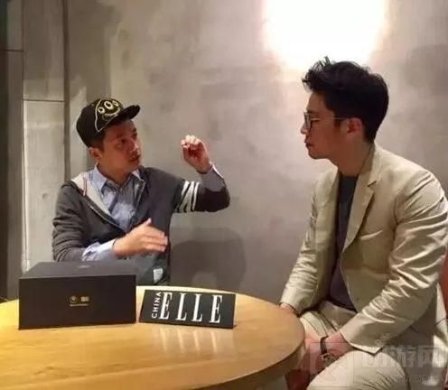 球球大作战第二款黑金礼盒是ELLE吗